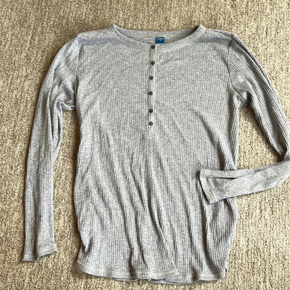 Old Navy maternity Henley size small